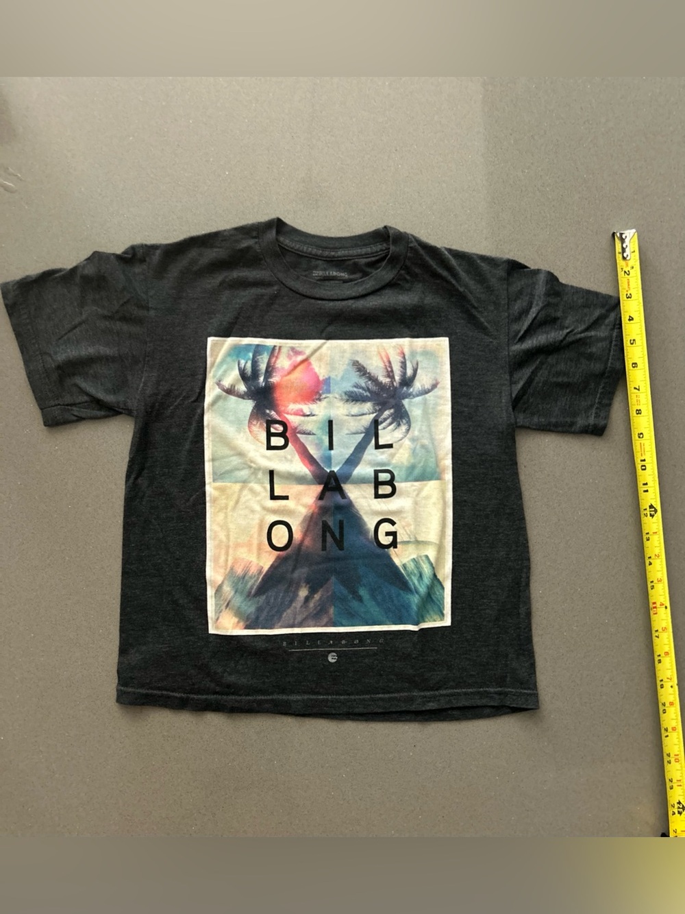 Billabong Graphic T-Shirt Kids Size Small…